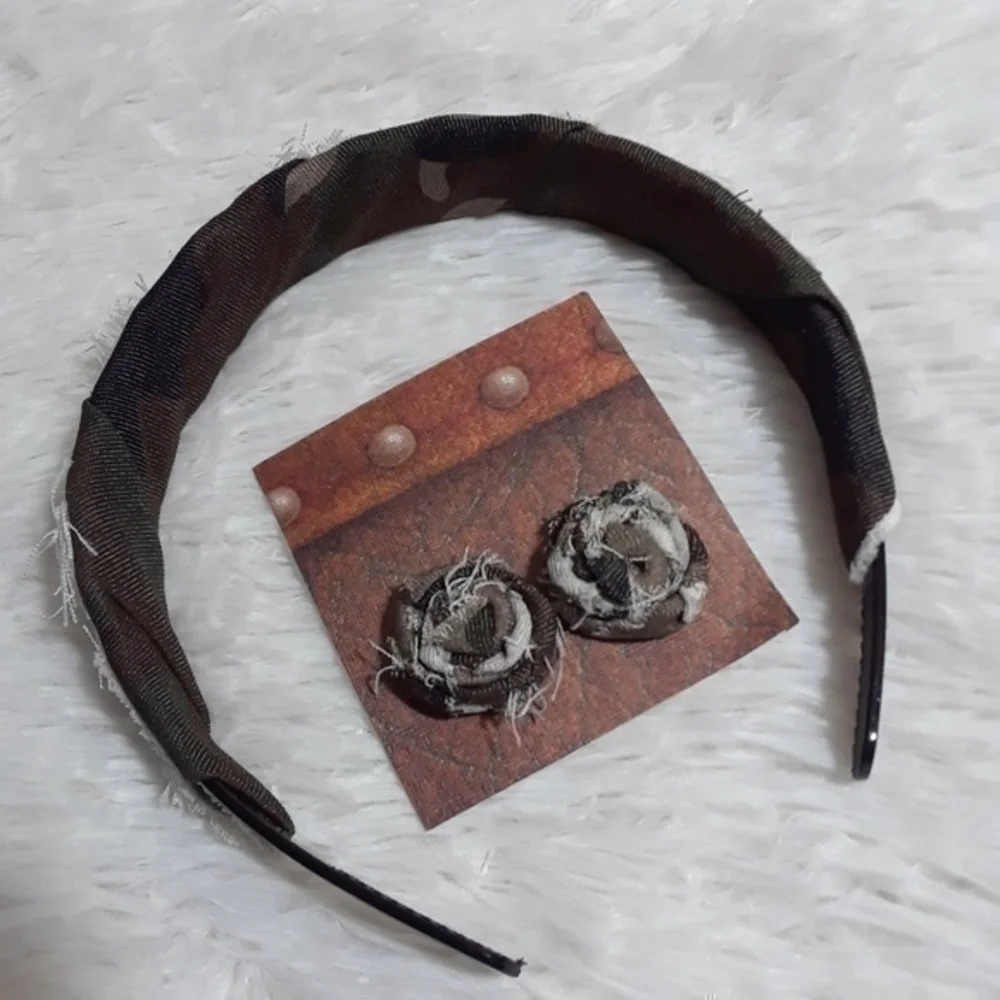 Tasty Raw Edge Camo Headband & Rose Bud Studs Set